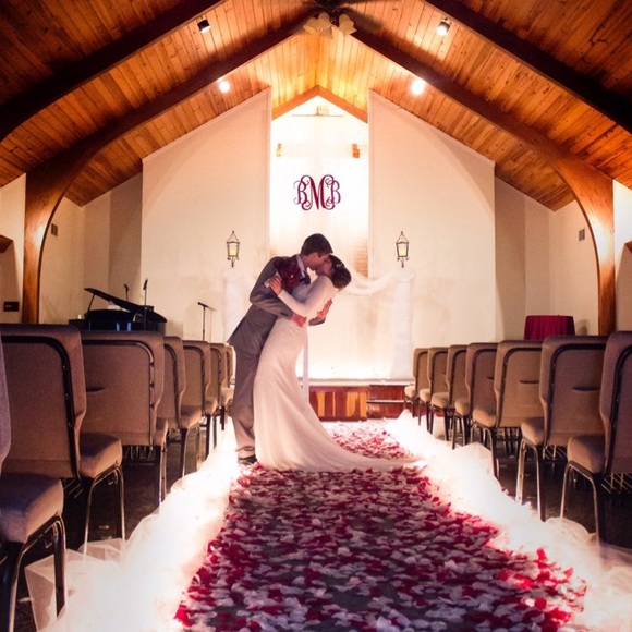 Hi! I’m Brooke🤍 - Picture 5 of 9